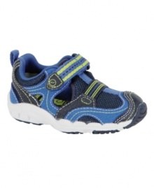 Feelin' fresh. Comfort and convenience are key to these sneakers from Stride Rite.