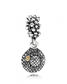 PANDORA's carefully detailed design reveals a nostalgic garden hat accented with a 14K gold flower.