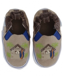 Hang ten, dude! He'll be laid back in these comfy Robeez shoes designed for easy movement, grip and muscle development.