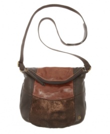 The Sak styles the Deena purse with 2 points of entry so it's doubly convenient (as well as good-looking).