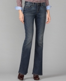 These jeans from Tommy Hilfiger offer a bootcut silhouette made to contour your curves. Rendered in faded denim, they look like well-worn favorites, which they will surely become!