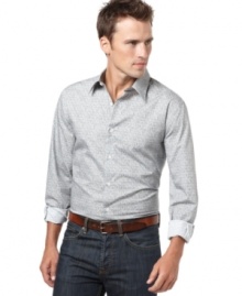 With a subtle print and a sleek slim fit, this shirt from Perry Ellis is perfect for the modern man's wardrobe.