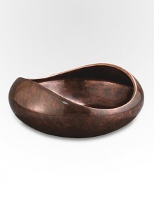 A beautiful bowl handcrafted in gleaming, bronze-finish alloy fits in seamlessly with any decor, from ultra-sleek modern to classic traditionalist. From the Heritage Pebble CollectionAntique copper-plated alloy10 diam.Wipe cleanImported