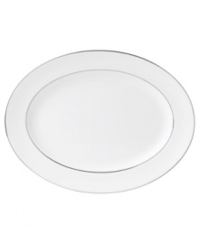 In 18th century England, Josiah Wedgwood, creator of the world famous Wedgwood ceramic ware, established a tradition of outstanding craftsmanship and artistry which continues today. The heirloom-quality Signet Platinum dinnerware pattern is designed for formal entertaining, in pristine white bone china banded with polished platinum.