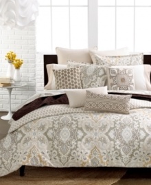 This Echo sheet set is the embodiment of exotic elegance. An odyssey awaits you as bold geometric designs are paired with understated neutral accents.