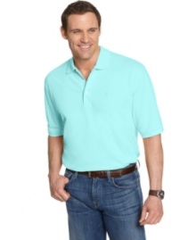 Traditional and timeless, this Izod polo shirt will be a heavy-hitter in your wardrobe.