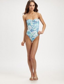 A 60s-inspired print gives this swim style retro appeal. The sexy bandeau top adds an ultra-feminine touch. Bandeau necklineHalter strapFully lined73% nylon/27% elastaneMachine washMade in Italy