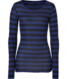 An essential basic in super soft cotton-cashmere, Majestics striped tee is a must for your layered looks - Rounded neckline, long sleeves - Classic slim fit - Pair with favorite skinnies and chunky biker boots