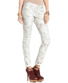 Printed skinny leg jeans are all you need to take over the colder months with trend-right style! This pair from American Rag features an abstract floral-print for pretty-as-can-be style.