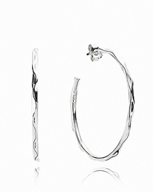 Refresh your accessory routine with PANDORA's rippled hoop earrings in sterling silver.