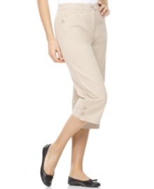 Karen Scott's capri pants are absolutely adorable. The double button detail at each cuff really makes these stand out!