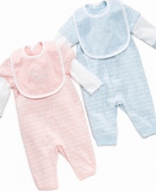 No need to guess how to keep them clean. This coverall from Guess comes with a matching bib for those messy moments.