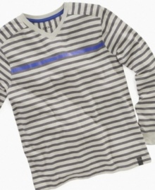 Allover stripe gives this v-neck tee from DKNY streamlined style, which means smooth sailing in the looks department.