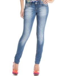 Indigo Rein takes bleaching to the max on a pair of light wash skinny jeans that sport an extreme fade!