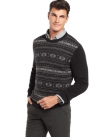 A classic fair isle pattern gives you stand out seasonal style on this crewneck sweater from Perry Ellis.