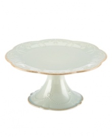 With fanciful beading and a feminine shape, this Lenox French Perle cake stand has an irresistibly old-fashioned sensibility. Hardwearing stoneware is dishwasher safe and, in an ethereal ice-blue hue with antiqued trim, a graceful addition to dessert. Qualifies for Rebate