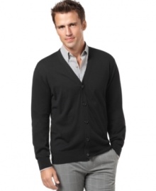 This V-neck cardigan sweater from Perry Ellis pulls your outfit together with a sophisticated, never stuffy vibe.