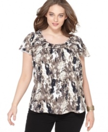 Look fashionable for a steal with Style&co.'s short sleeve plus size top, accented by a basketweave pattern and bold print-- it's an Everyday Value!