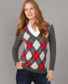 To instantly prep up your look, check out this classic argyle sweater by Tommy Hilfiger. Pair it with a crisp oxford shirt, dark jeans and a blazer for tailored style.