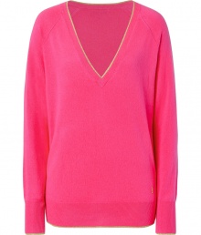 Classic preppy style goes glam with this ultra-chic version of the tennis sweater from Juicy Couture - Deep V-neck with metallic trim, long sleeves with wide ribbed cuffs and metallic trim, long body with ribbed and trimmed hem and logo detail, oversized fit, made with lightweight cashmere - Style with high waist skinnies, cropped trousers, or a pencil skirt