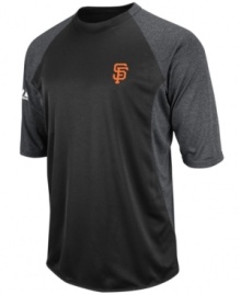 At home or on the road, show your true colors and support your favorite team with this color-blocked MLB San Francisco Giants shirt from Majestic.