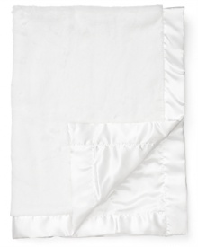 Wrap your little lovely in the comfort of Little Me's super plush blanket, delicately trimmed with a sateen band.