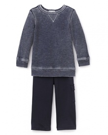 Cool and cozy, this ultra-soft Splendid sweatshirt tee and pants set is the perfect laid back pair for fall.