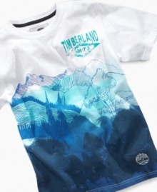 Mountain man. Add a little rugged flare to his casual-wear with this t-shirt from Timberland.