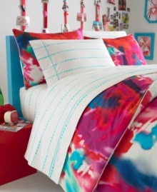 No need to draw the line on chic style. The Poppy Art Floral sheet set features blue, bubbly stripes upon a crisp white ground, making this set the perfect understated complement to the bold, colorful print upon the comforter.