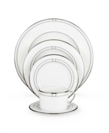 Leave it to kate spade new york to improve the traditional china pattern. Reminiscent of seed pearls, her signature monogram lends a lustrous accent to the Noel Alabaster 5-piece place settings.