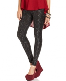 Jessica Simpson brings us urban edge with uptown flair with these fierce snakeskin-print leggings! Hot pants made for hot chicks!