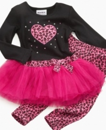 Sprinkle her look with the sweet leopard prints on this tutu dress and leggings set from the makers of super-cute styles at Blueberi Boulevard.