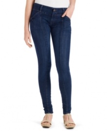 Here's the skinny: Levi's 535 denim leggings are the sleekest look for every day. Designed in a dark wash and rocking a cool seam design at the front, these jeans marry trend-right design with touches of fresh style.