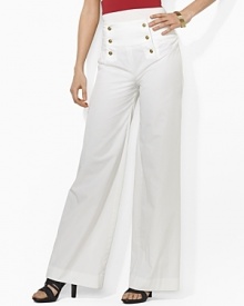 The ever-classic yet always stylish sailor pant channels breezy, summery appeal with a flowy, wide-leg silhouette of lightweight cotton twill.