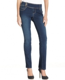 Style&co. gives these dark-wash skinny jeans some extra oomph with the addition of a triple-button tab at the waist. Tuck in a tank and play up the look!