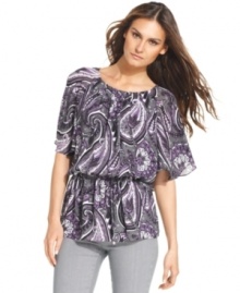 Looking casually chic is a cinch in MICHAEL Michael Kors'  petite floral-print top, accentuated by a drawstring waist!