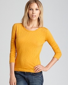 Bring color to your basics with this boldly hued rag & bone/JEAN tee.