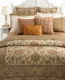 In smooth, 350 thread count cotton percale, this Northern Cape flat sheet by Lauren Ralph Lauren layers the bed in comfort. Featuring an intricate, allover print in shades of bronze.