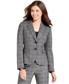 Gorgeous glen plaid fabric lends a menswear-inspired touch to Kasper's petite jacket, while the classic tailoring ensures the fit is perfectly feminine.