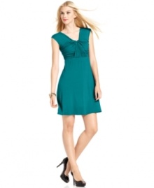 Elegant draping adds a glamorous appeal to this petite jersey dress from Spense -- a perfect choice for dinner and drinks!