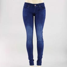 The perfect alternative to skinny jeans, Levi's twill leggings are soft, stretchy, and super stylish. These ultra stretch skinny leggings sit low on hips, with an 8” front rise and very slim through the hip and thigh. 66% Cotton, 32% Viscose, 2% Elastane. Machine Wash. Imported.