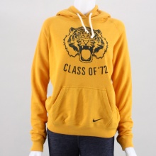 The Nike Women's Rally Mascot PO Hoodie is made of 60% cotton (10% organic) and 40% polyester French terry semibrushed-back fleece that is garment washed for a broken-in feel. The water-based screen print of a tiger at the center chest provides a cool look, and the hoodie's front kangaroo pocket has a Nike Swoosh logo on the bottom left.