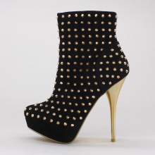 The Lexi Spiked Bootie will be sure to make you more sexy, slender and dazzling. Don't miss the chance!