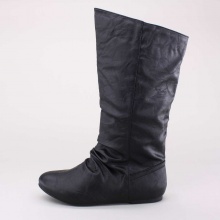 This slouch shafted boot should be a staple basic boot in your wardrobe.