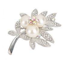 Stylish Leaf Rhinestone Imitation Pearl Brooch Pin. Christmas Shopping, 4% off plus free Christmas Stocking and Christmas Hat!