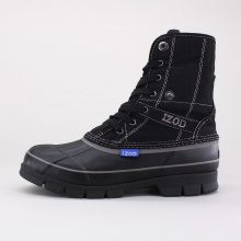 A cool mix of athletic and casual style comes together in this boot from Izod.