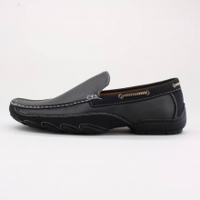 Indoors or out, behind the wheel or just kicking back, you'll revel in this men's driving moc.