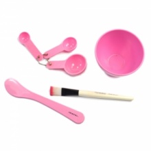 4pcs Facial Set Beauty Set Pink. Christmas Shopping, 4% off plus free Christmas Stocking and Christmas Hat!