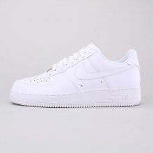 The ever iconic men's Nike Air Force 1 in a fresh new colorway.