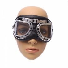 Right Angle Motorcycle Goggles with Silver-plated Frame and Transparent Lens. Christmas Shopping, 4% off plus free Christmas Stocking and Christmas Hat!